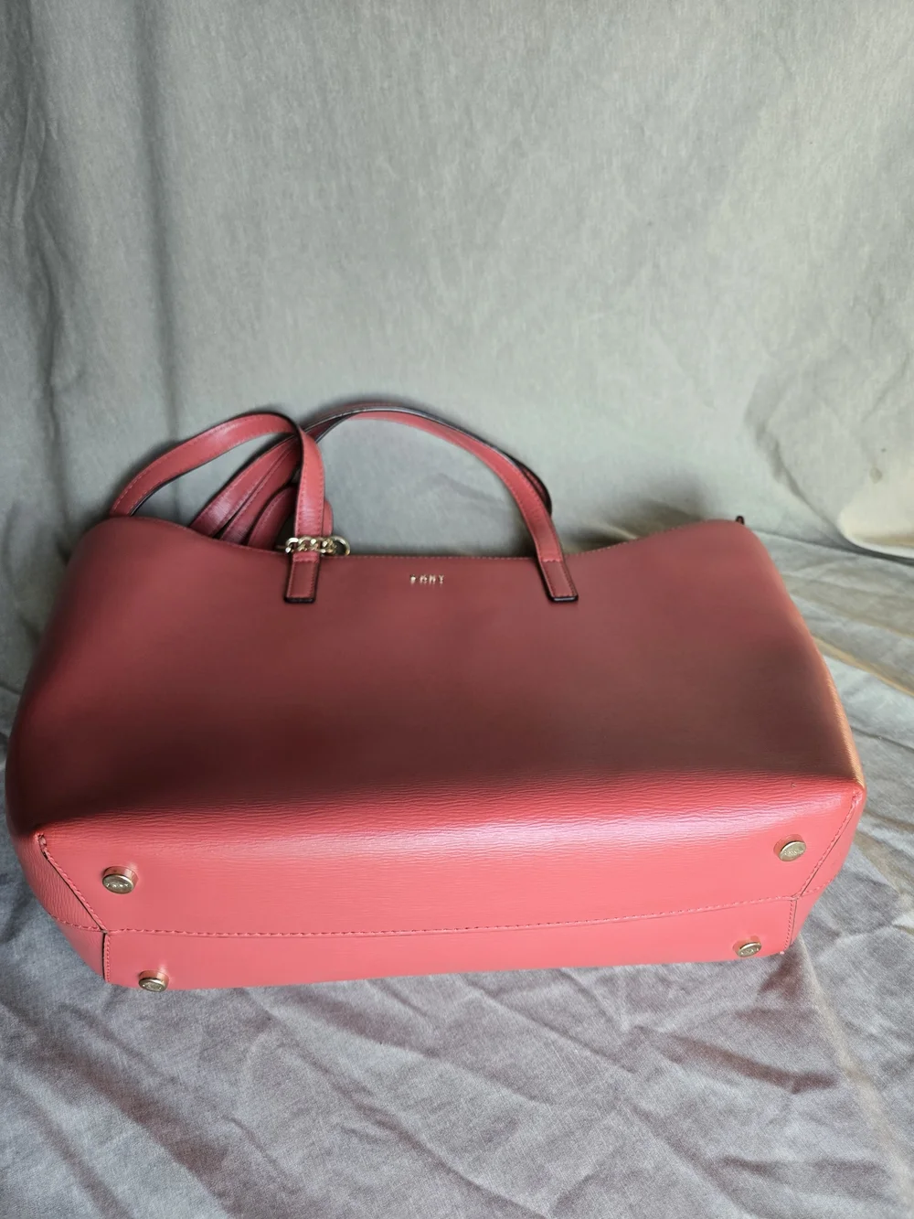 ✨ DKNY Bryant Medium Saffiano Leather Shop Tote With Dust Bag in Bright Red ✨ - Picture 7 of 8